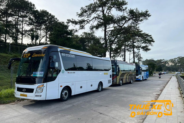 Kinh nghiệm chọn xe du lịch 29 chỗ cho mùa hè 2024